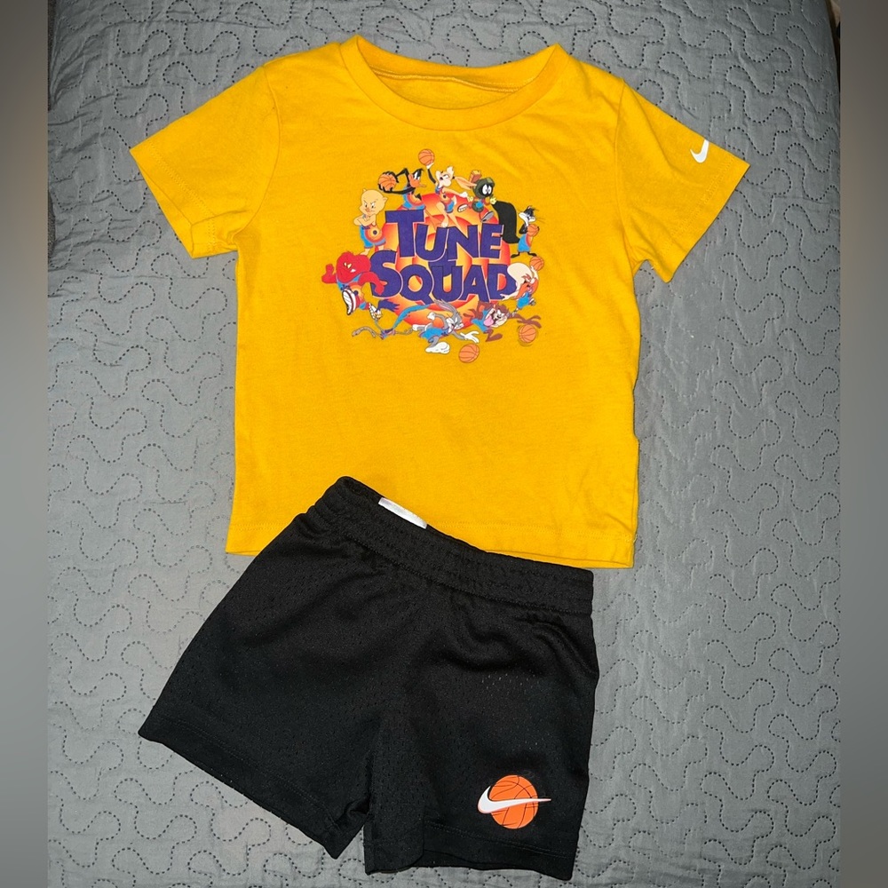Tune squad, Nike outfit